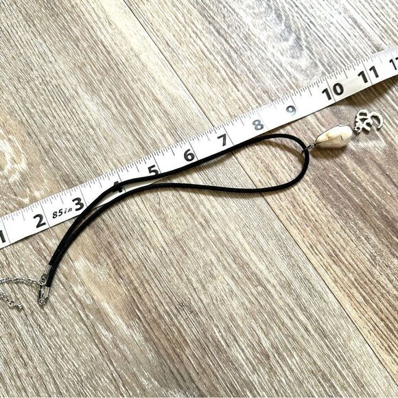 Milky Quartz OM pendant necklace - Picture 8 of 9